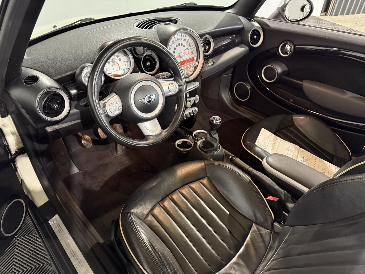 Mini | Mini Cabrio | 1.6 Cooper Chili | 2010 | 148.938 km | 92LHF2 | Logisch - Легковой автомобиль: фото 3 Mini | Mini Cabrio | 1.6 Cooper Chili | 2010 | 148.938 km | 92LHF2 | Logisch - Легковой автомобиль: фото 3