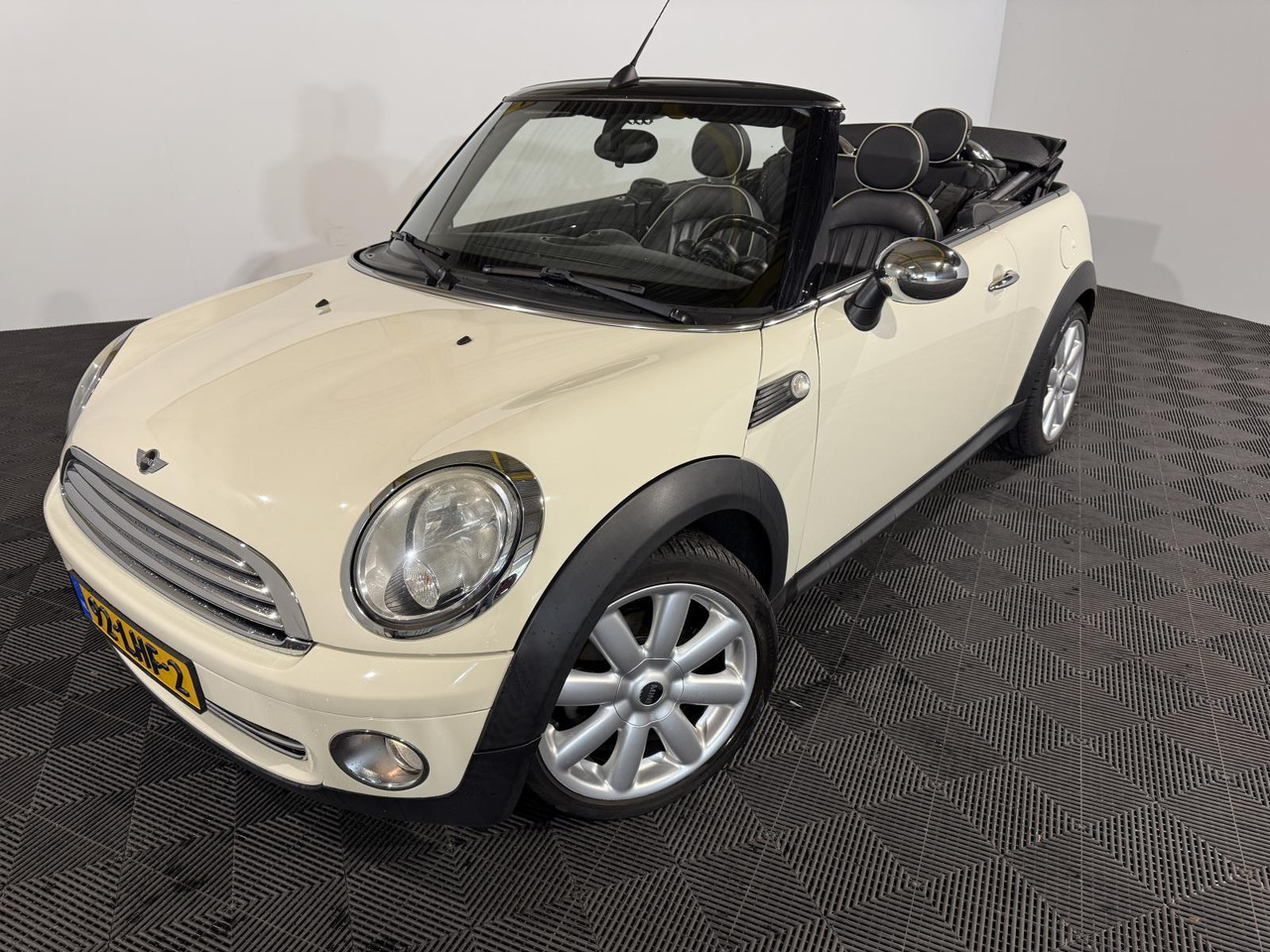 Mini | Mini Cabrio | 1.6 Cooper Chili | 2010 | 148.938 km | 92LHF2 | Logisch - Легковой автомобиль: фото 1 Mini | Mini Cabrio | 1.6 Cooper Chili | 2010 | 148.938 km | 92LHF2 | Logisch - Легковой автомобиль: фото 1