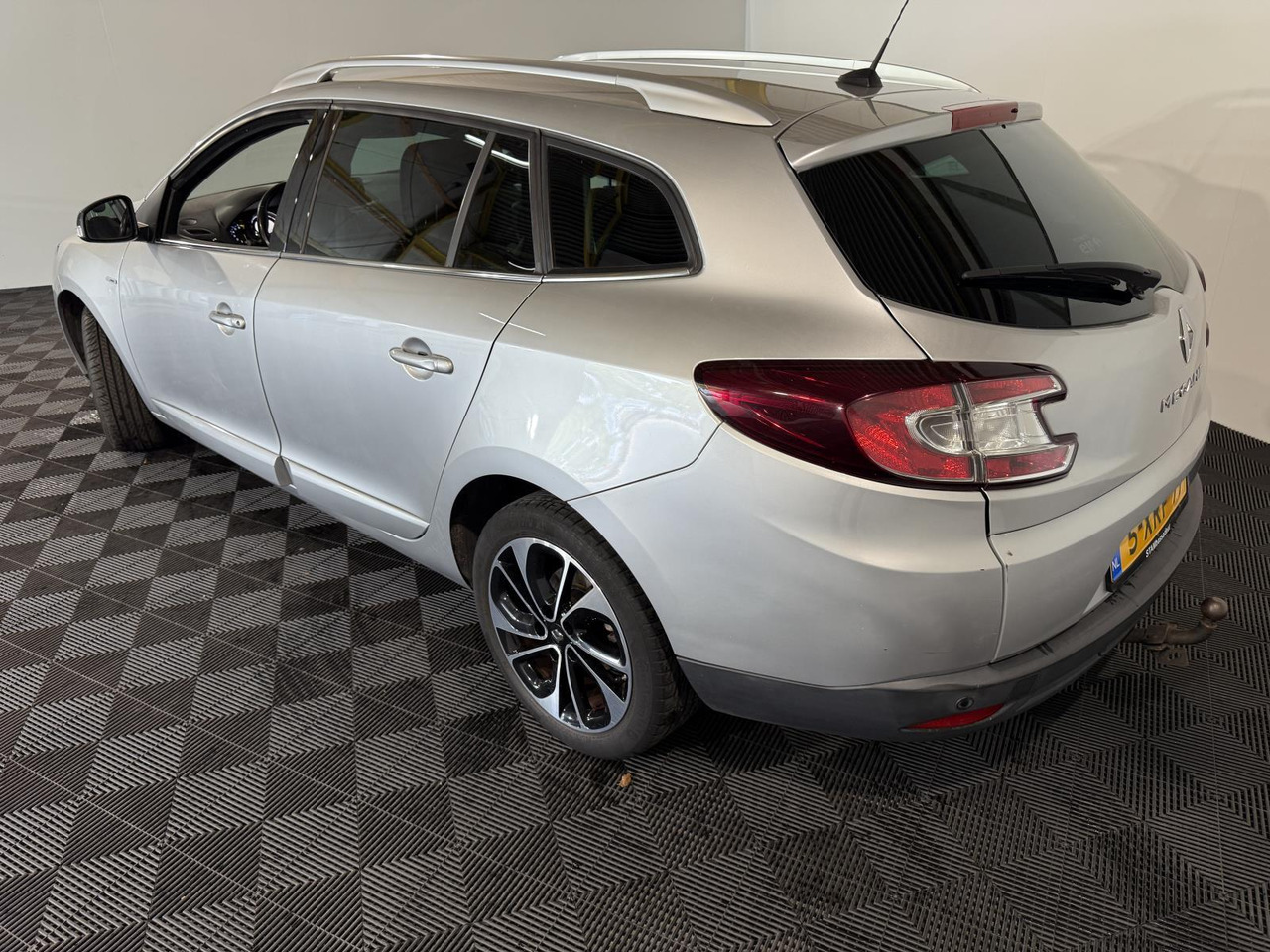 Renault Mégane Estate 1.2 TCe Bose 5-XRF-97 185.127 km 2014 - Легковой автомобиль: фото 3 Renault Mégane Estate 1.2 TCe Bose 5-XRF-97 185.127 km 2014 - Легковой автомобиль: фото 3