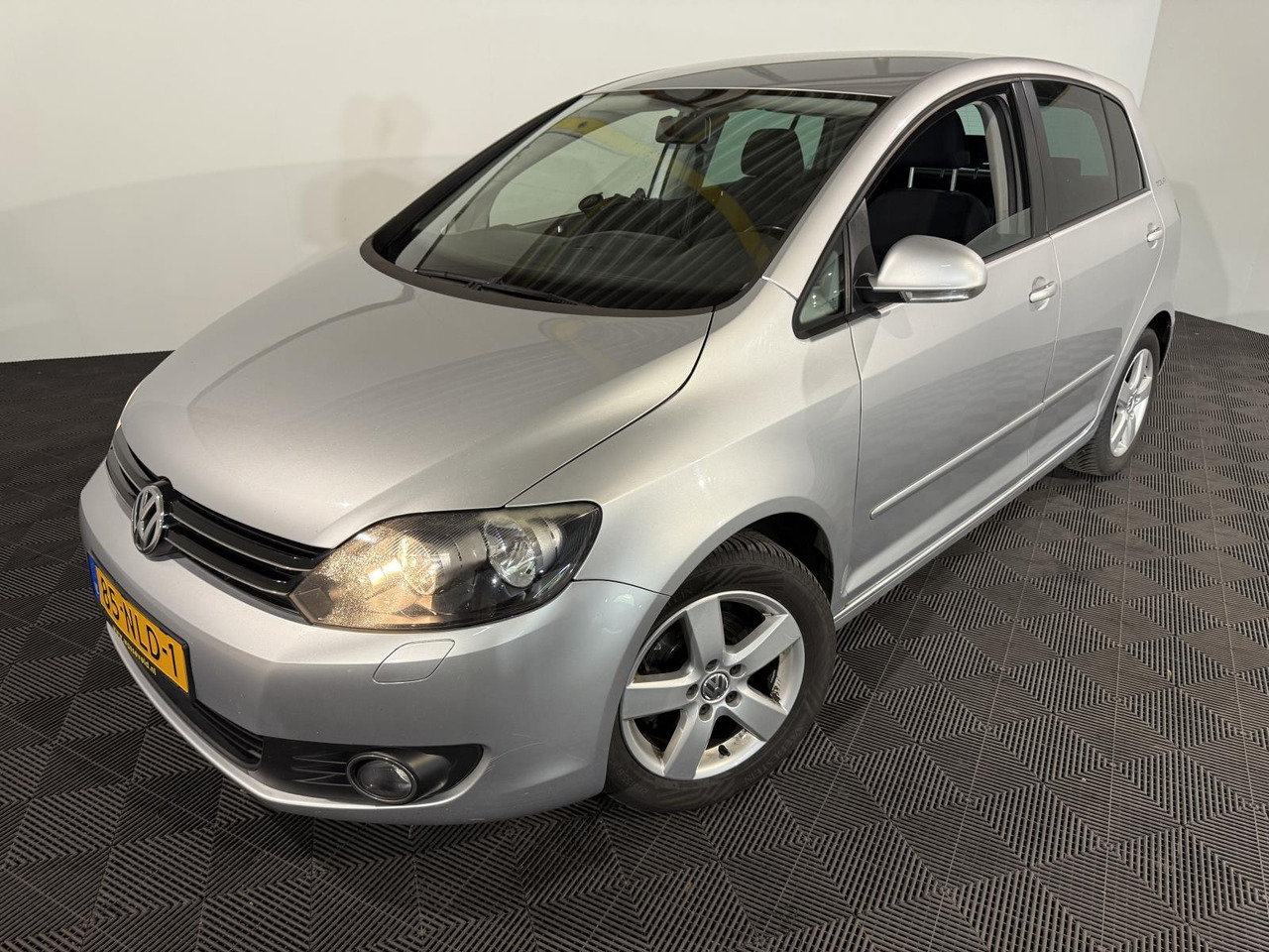 Легковой автомобиль Volkswagen Golf Plus 1.2 TSI Tour II BlueMotion | 2010 | 184.829 km | 85-NLD-1: фото 1