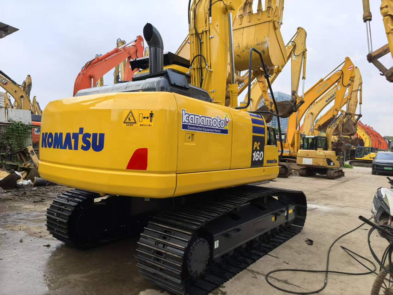 KOMATSU PC160 - Гусеничный экскаватор: фото 3 KOMATSU PC160 - Гусеничный экскаватор: фото 3