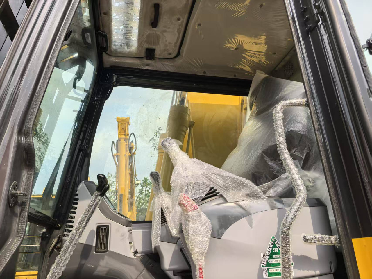 KOMATSU PC160 - Гусеничный экскаватор: фото 2 KOMATSU PC160 - Гусеничный экскаватор: фото 2