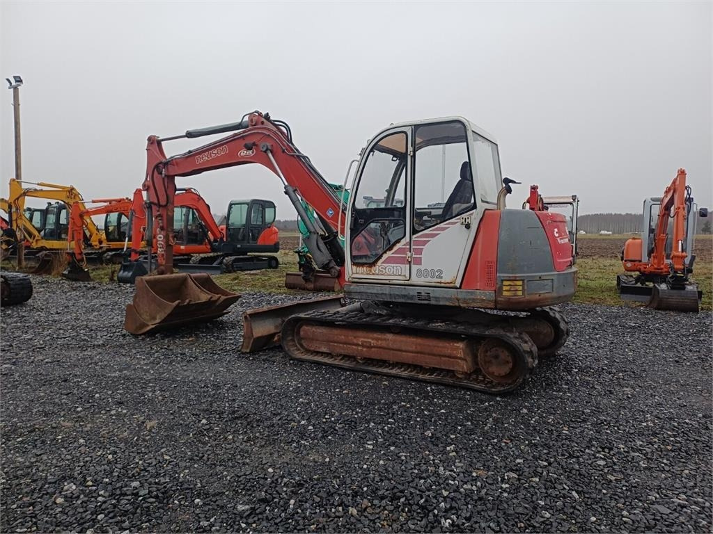 Neuson 8002 RD Kolmella kauhalla - Мини-экскаватор: фото 3 Neuson 8002 RD Kolmella kauhalla - Мини-экскаватор: фото 3