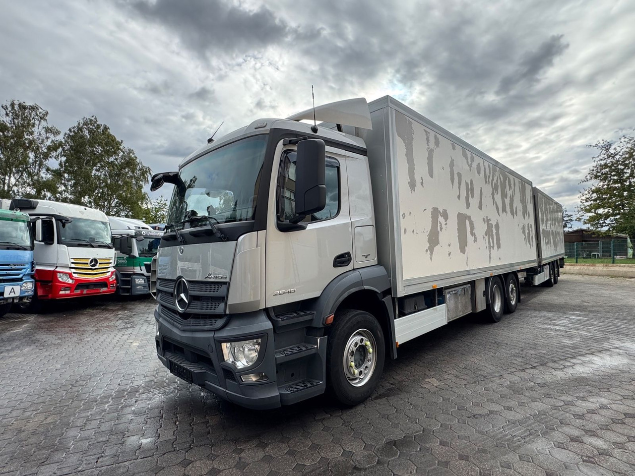 Mercedes-Benz Antos 2540/2xLBW/Kühlung-Defekt/5instock - Рефрижератор: фото 2 Mercedes-Benz Antos 2540/2xLBW/Kühlung-Defekt/5instock - Рефрижератор: фото 2