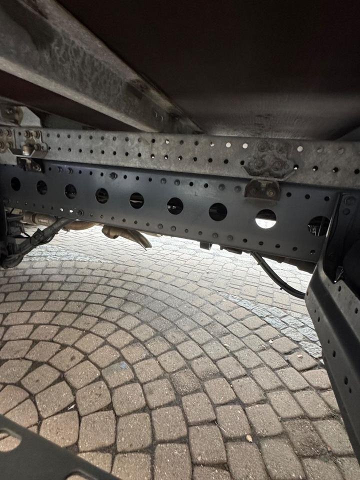 Грузовик с закрытым кузовом Mercedes-Benz Atego 816/Möbelkoffer/Brake-Assist/Lane-Assi: фото 15 Грузовик с закрытым кузовом Mercedes-Benz Atego 816/Möbelkoffer/Brake-Assist/Lane-Assi: фото 15