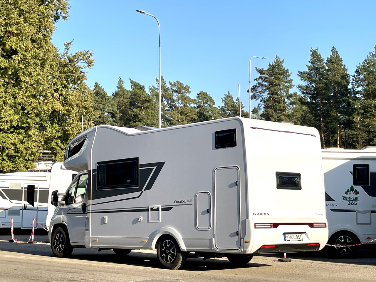 ADRIA Coral XL 650 DK - Альковный автодом: фото 3 ADRIA Coral XL 650 DK - Альковный автодом: фото 3
