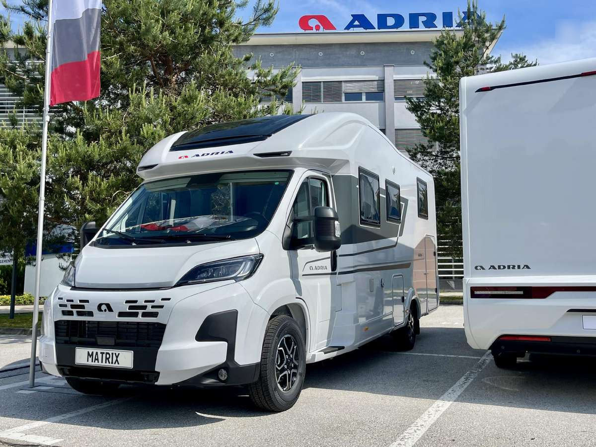ADRIA Matrix 650 SL - Полуинтегрированный автодом: фото 2 ADRIA Matrix 650 SL - Полуинтегрированный автодом: фото 2