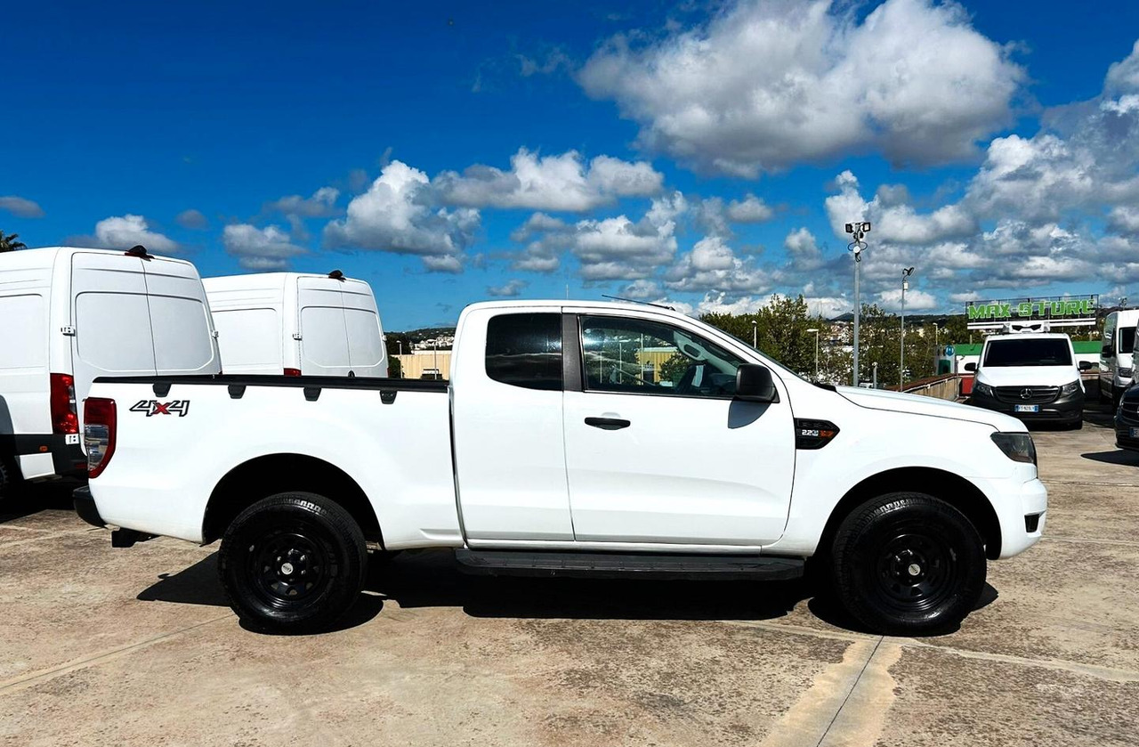 Ford Ranger 2.2 160 cv XL Supercab 4 posti 4wd gan - Пикап: фото 4 Ford Ranger 2.2 160 cv XL Supercab 4 posti 4wd gan - Пикап: фото 4