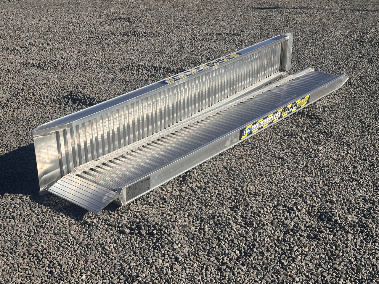 DAMAC RA.190x40 - Погрузочная рампа: фото 3 DAMAC RA.190x40 - Погрузочная рампа: фото 3