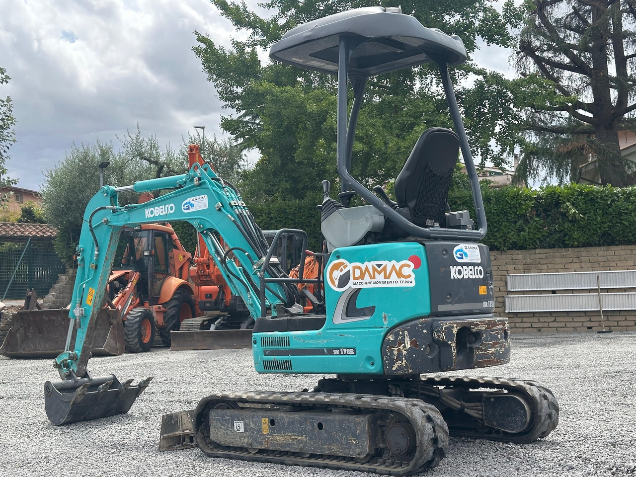 KOBELCO SK17SR-3E - Мини-экскаватор: фото 3 KOBELCO SK17SR-3E - Мини-экскаватор: фото 3