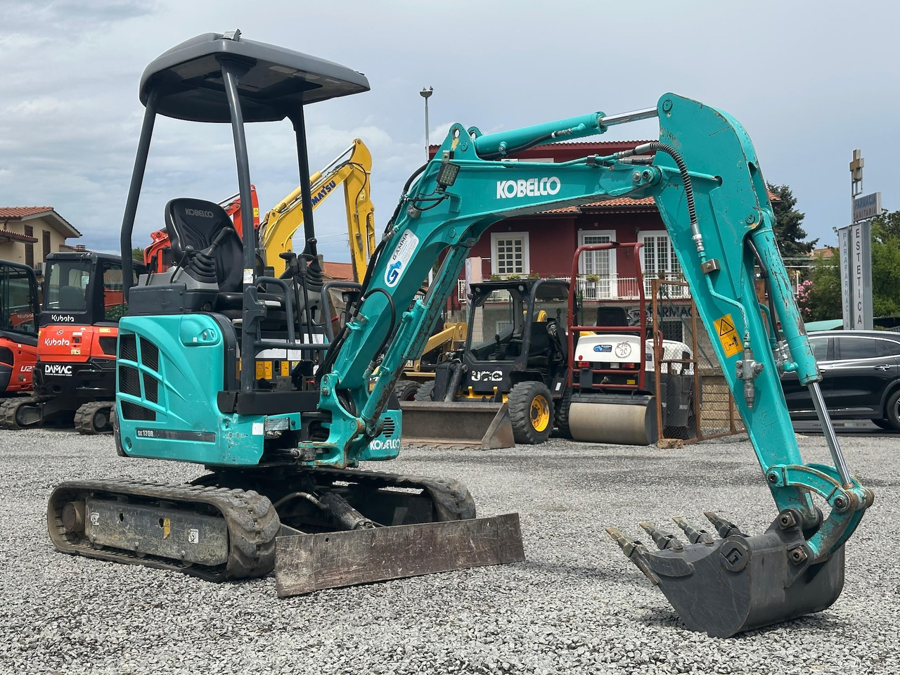 KOBELCO SK17SR-3E - Мини-экскаватор: фото 1 KOBELCO SK17SR-3E - Мини-экскаватор: фото 1