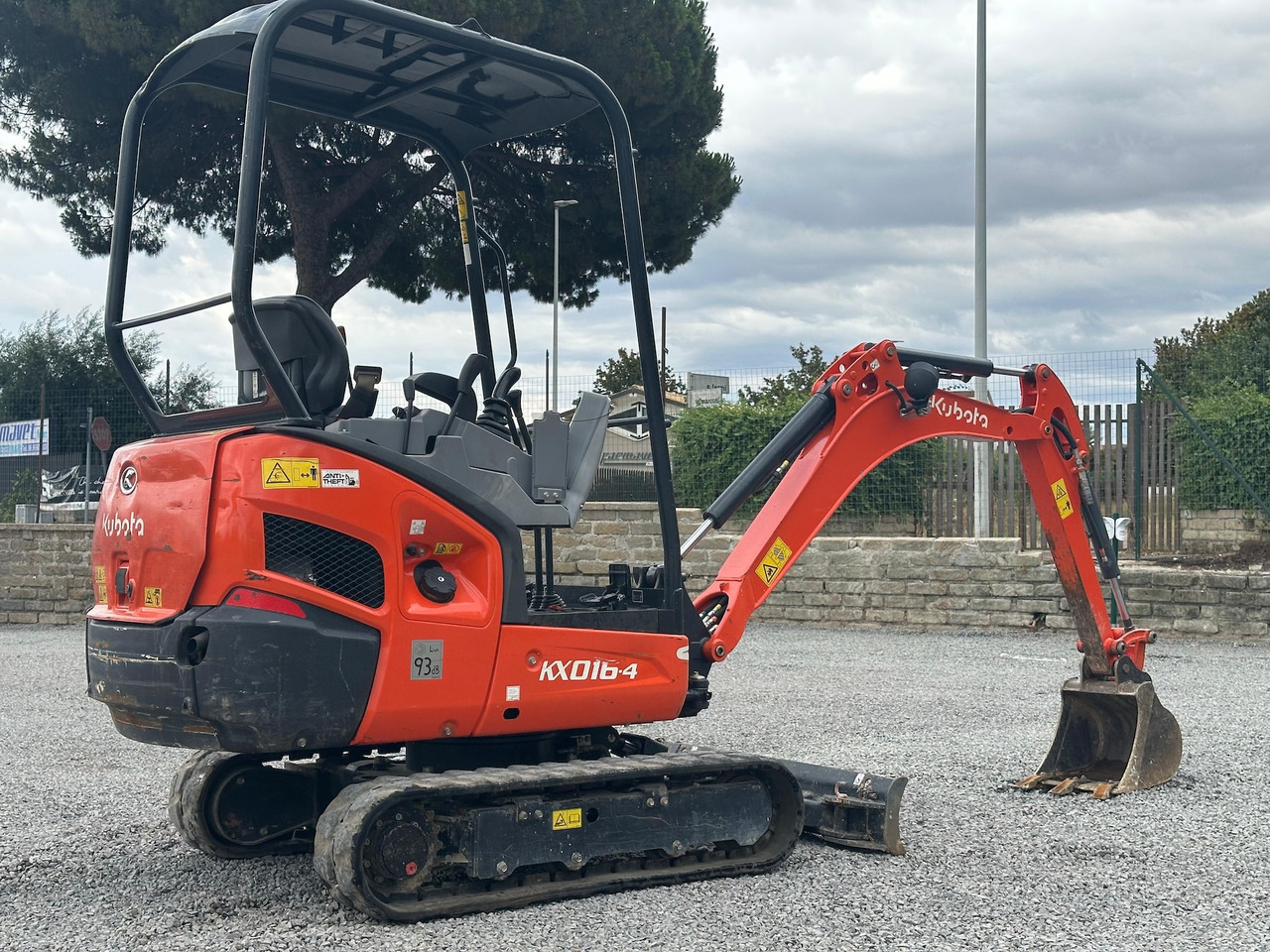 KUBOTA KX016-4 - Мини-экскаватор: фото 2 KUBOTA KX016-4 - Мини-экскаватор: фото 2