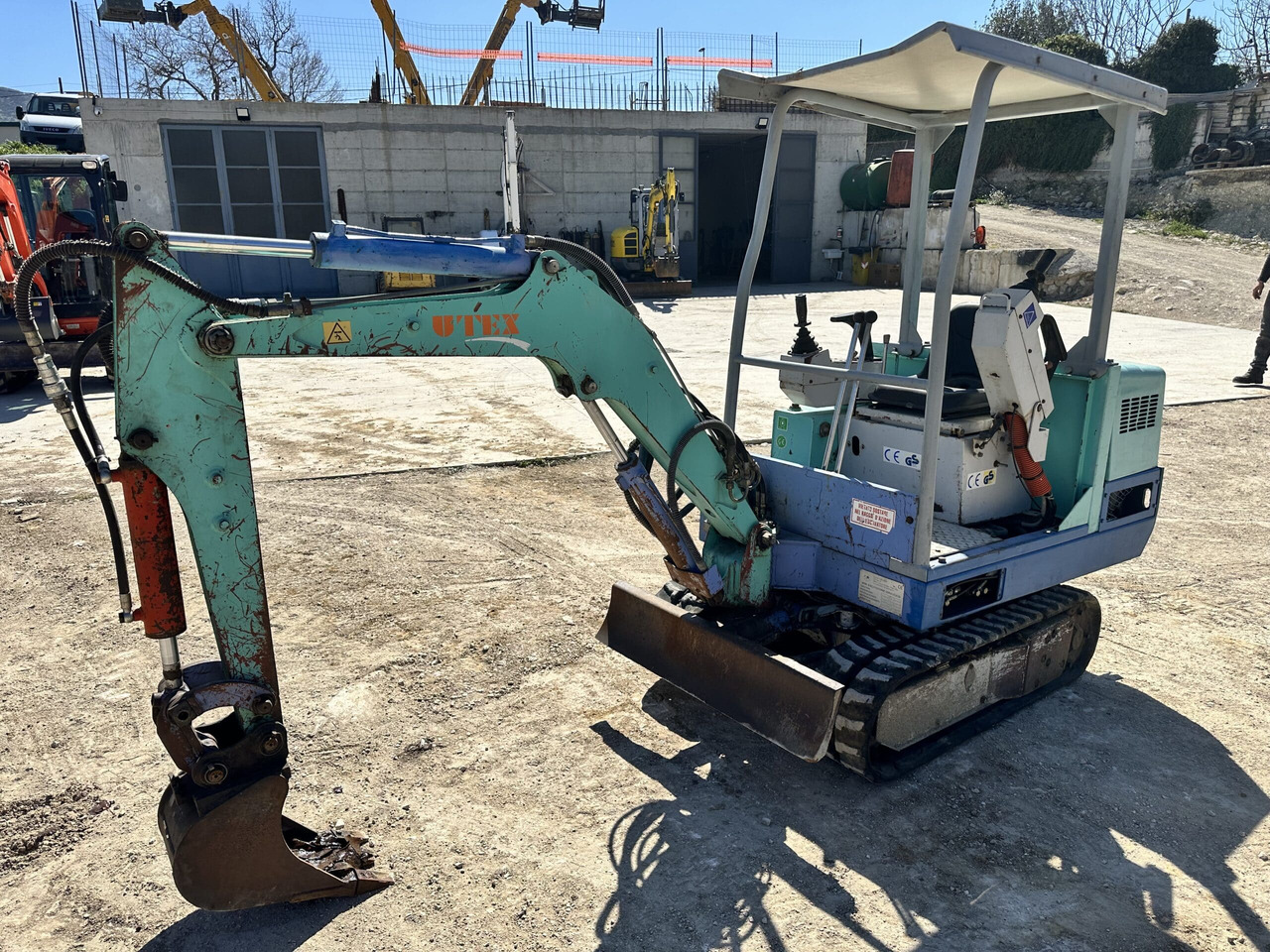 UTEX 1.3 - Мини-экскаватор: фото 1 UTEX 1.3 - Мини-экскаватор: фото 1