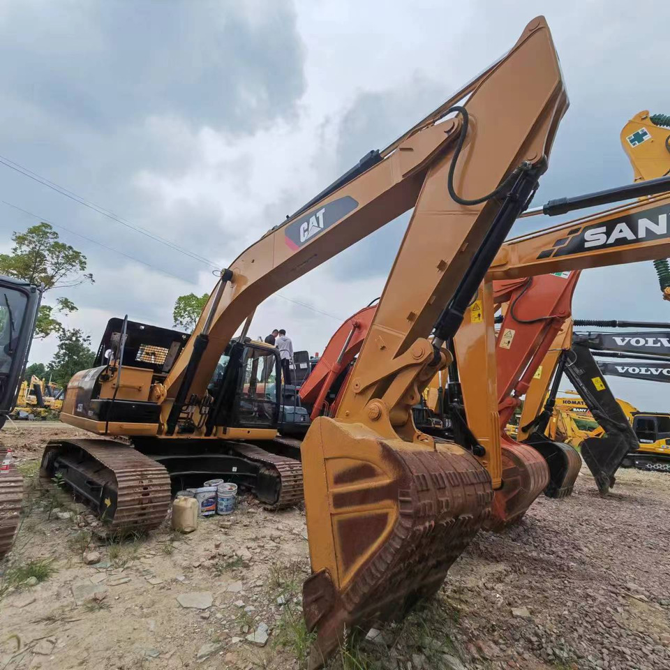 CATERPILLAR 325D2 - Гусеничный экскаватор: фото 1 CATERPILLAR 325D2 - Гусеничный экскаватор: фото 1