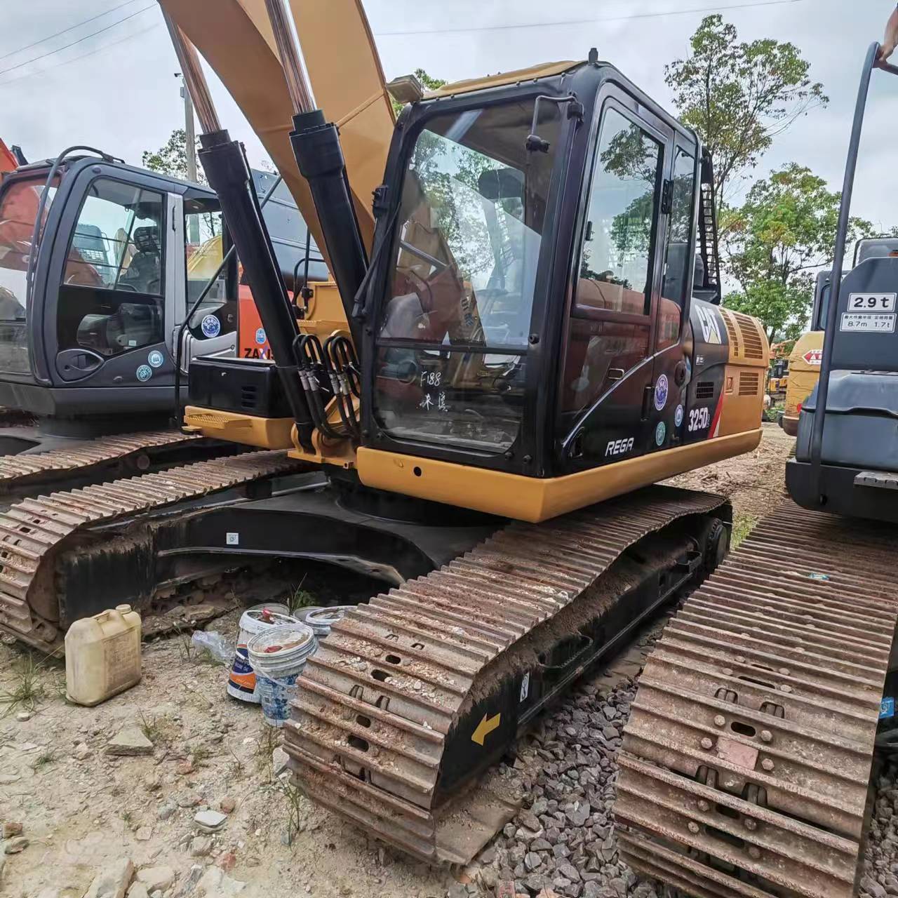 CATERPILLAR 325D2 - Гусеничный экскаватор: фото 2 CATERPILLAR 325D2 - Гусеничный экскаватор: фото 2