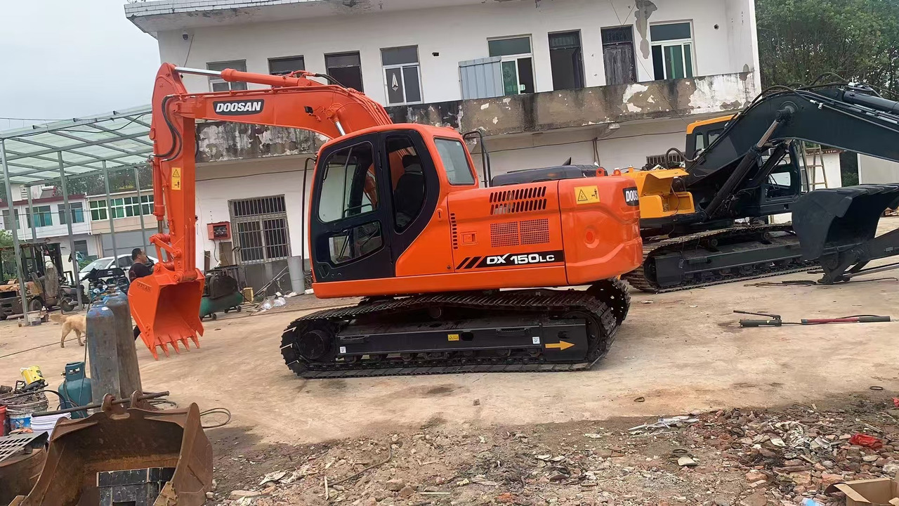 DOOSAN DX150 - Гусеничный экскаватор: фото 2 DOOSAN DX150 - Гусеничный экскаватор: фото 2
