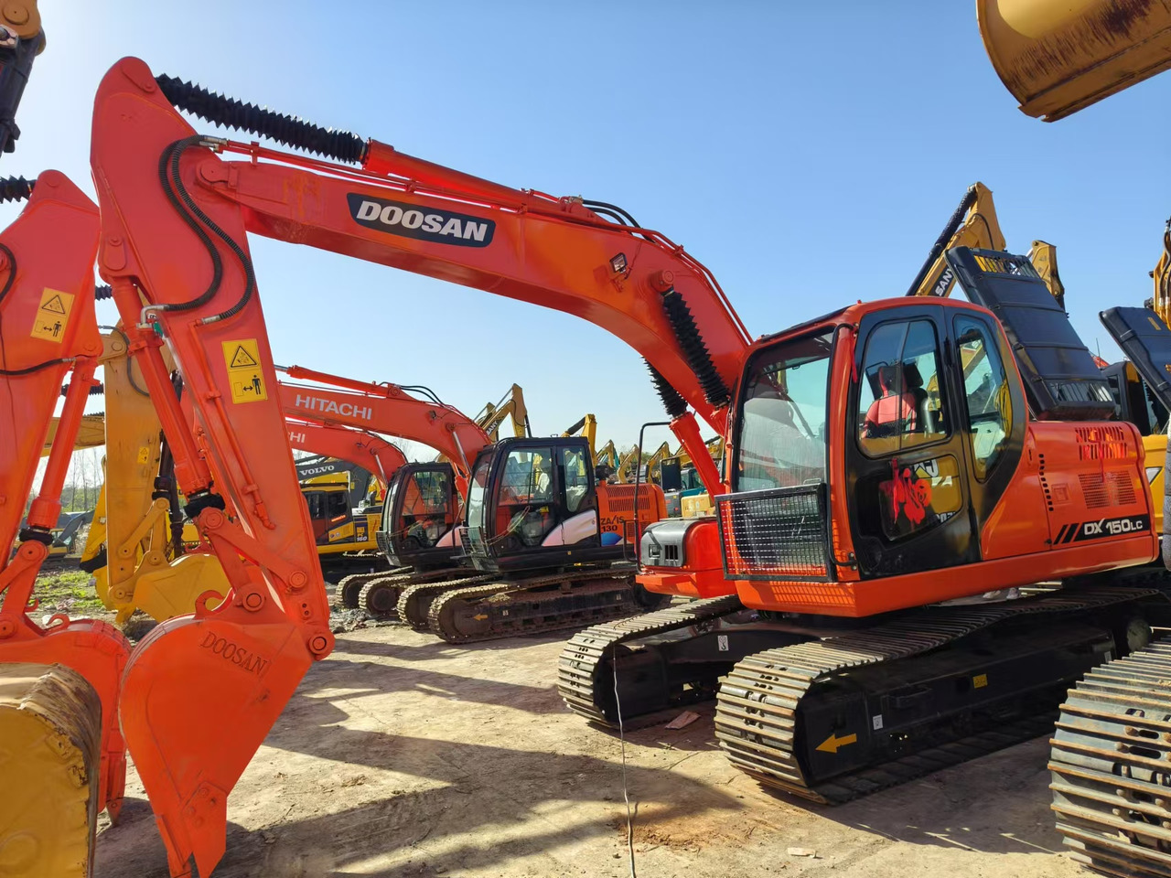 DOOSAN DX150 - Экскаватор: фото 2 DOOSAN DX150 - Экскаватор: фото 2