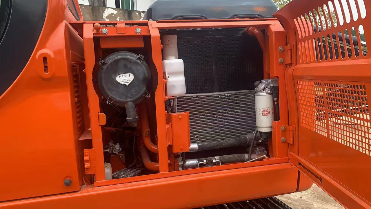 Гусеничный экскаватор DOOSAN DX150: фото 8