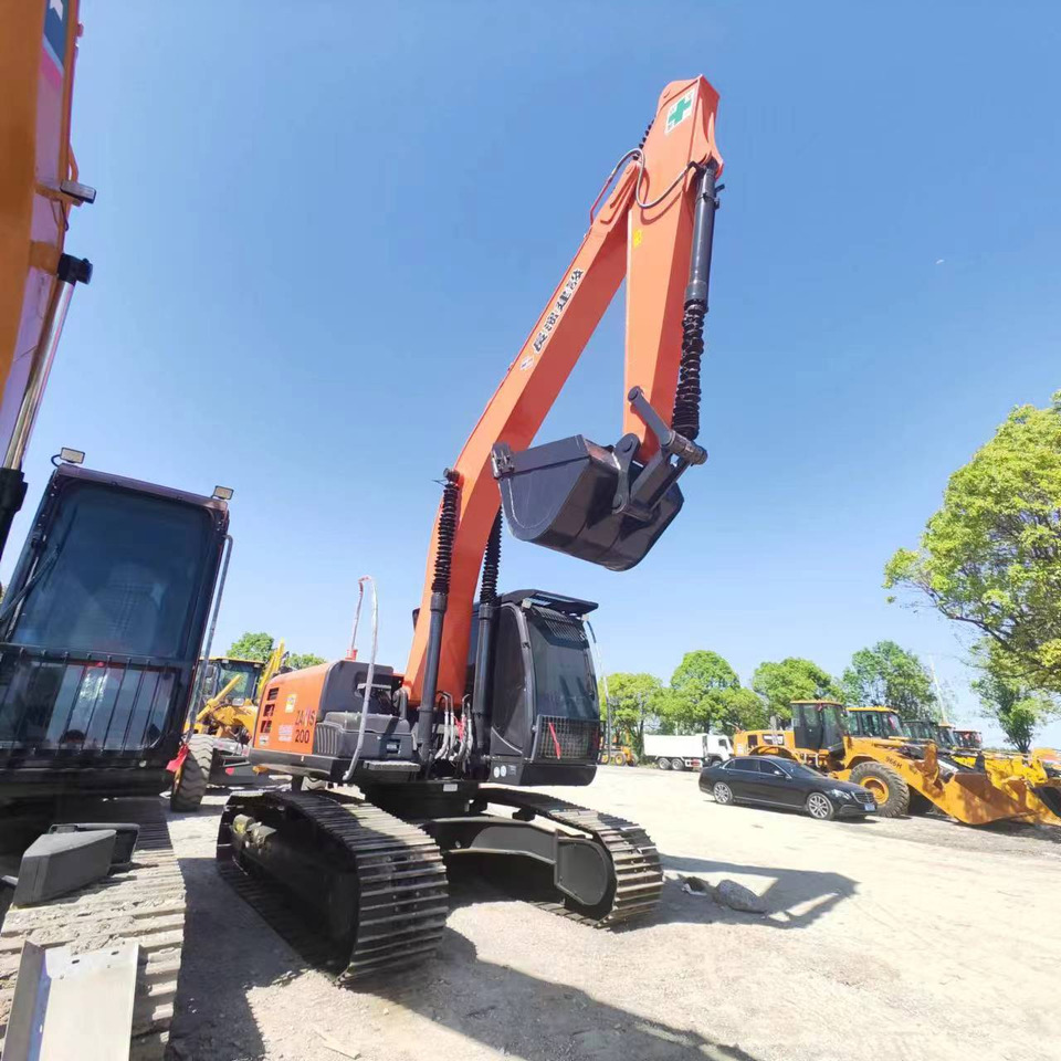 HITACHI ZX200 - Гусеничный экскаватор: фото 1 HITACHI ZX200 - Гусеничный экскаватор: фото 1