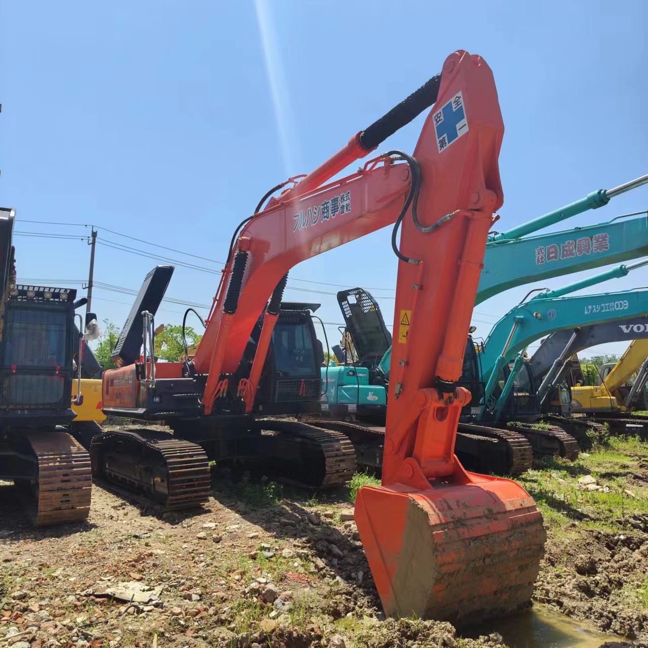 HITACHI ZX350 - Гусеничный экскаватор: фото 1 HITACHI ZX350 - Гусеничный экскаватор: фото 1