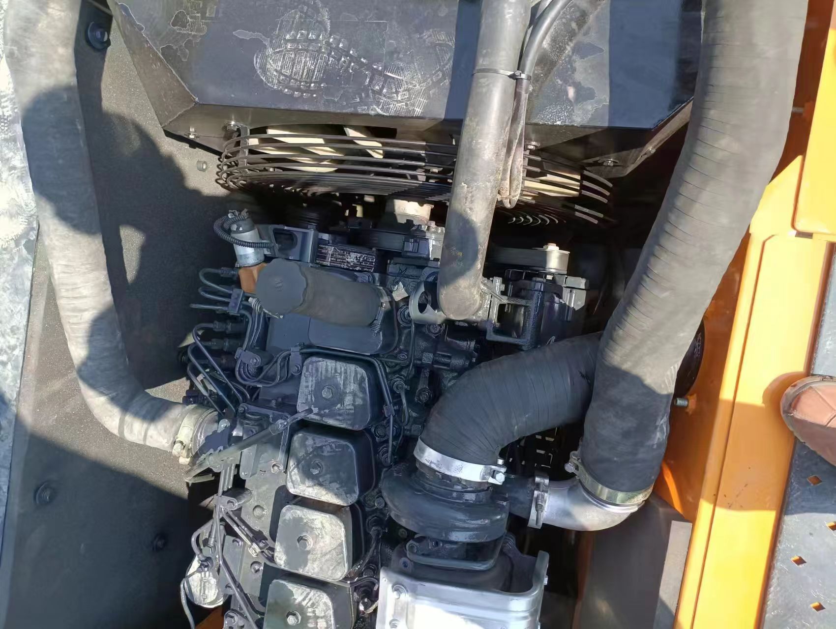 Гусеничный экскаватор Hyundai 220: фото 8 Гусеничный экскаватор Hyundai 220: фото 8