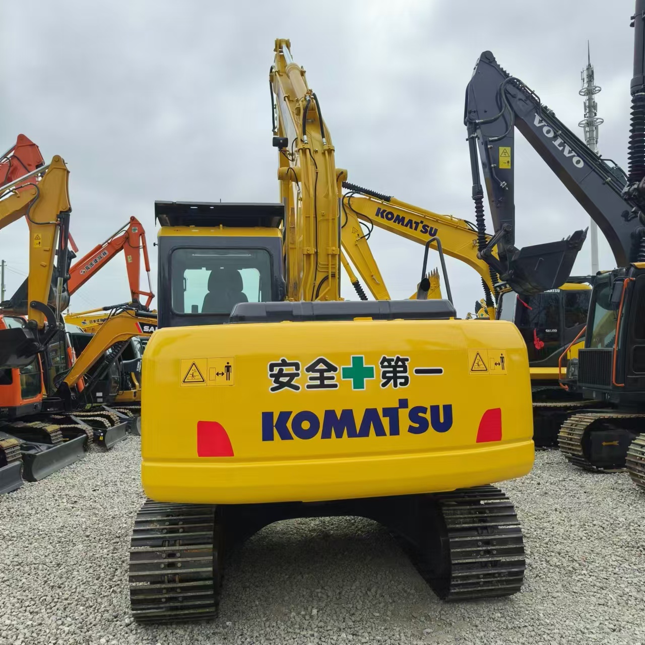 KOMATSU PC110 - Гусеничный экскаватор: фото 4 KOMATSU PC110 - Гусеничный экскаватор: фото 4