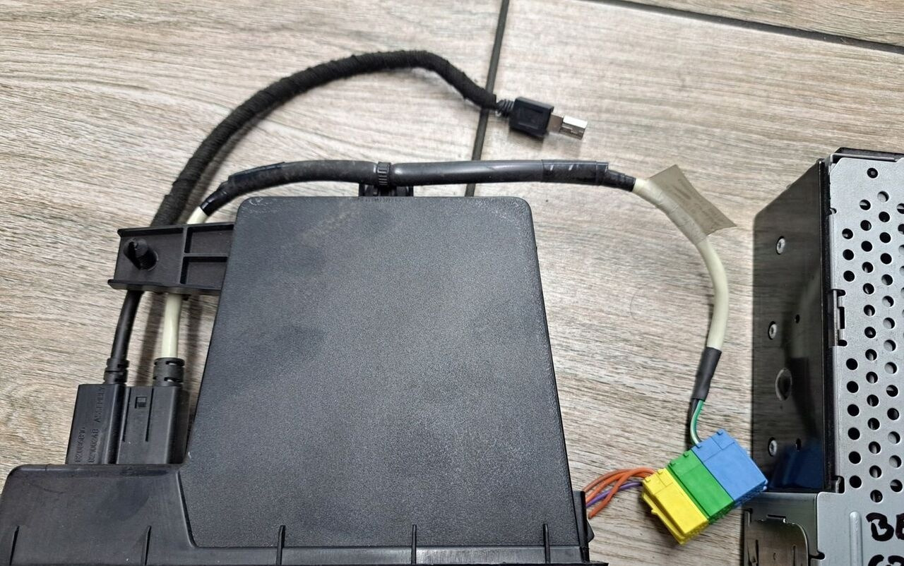 Delphi RADIO MP3 CD AUX USB 12V RENAULT PREMIUM MAGNUM MIDLUM DXI - Кабина и интерьер для Грузовиков: фото 1 Delphi RADIO MP3 CD AUX USB 12V RENAULT PREMIUM MAGNUM MIDLUM DXI - Кабина и интерьер для Грузовиков: фото 1