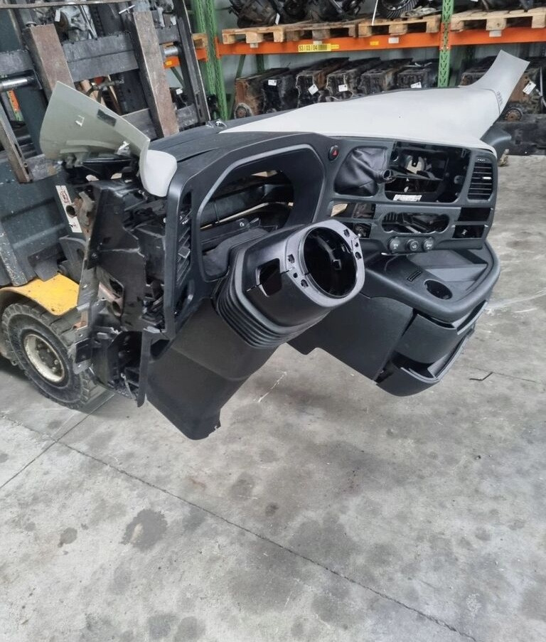 Ford KONSOLA KOMPLETNA KOKPIT DESKA ROZDZIELCZA STELAŻ F-MAX EURO 6 Ford KONSOLA KOMPLETNA KOKPIT DESKA ROZDZIELCZA STELAŻ FORD F-MAX EURO 6 - Приборная панель для Грузовиков: фото 4 Ford KONSOLA KOMPLETNA KOKPIT DESKA ROZDZIELCZA STELAŻ F-MAX EURO 6 Ford KONSOLA KOMPLETNA KOKPIT DESKA ROZDZIELCZA STELAŻ FORD F-MAX EURO 6 - Приборная панель для Грузовиков: фото 4
