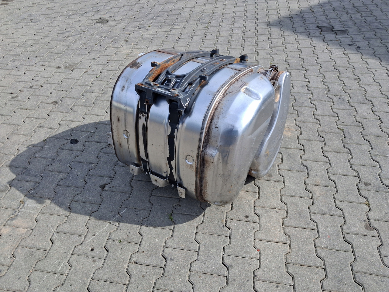 RENAULT KATALIZATOR TŁUMIK DPF FILTR VOLVO FH 4 FM 4 RENAULT GAMA T RANGE - Катализатор для Грузовиков: фото 1 RENAULT KATALIZATOR TŁUMIK DPF FILTR VOLVO FH 4 FM 4 RENAULT GAMA T RANGE - Катализатор для Грузовиков: фото 1