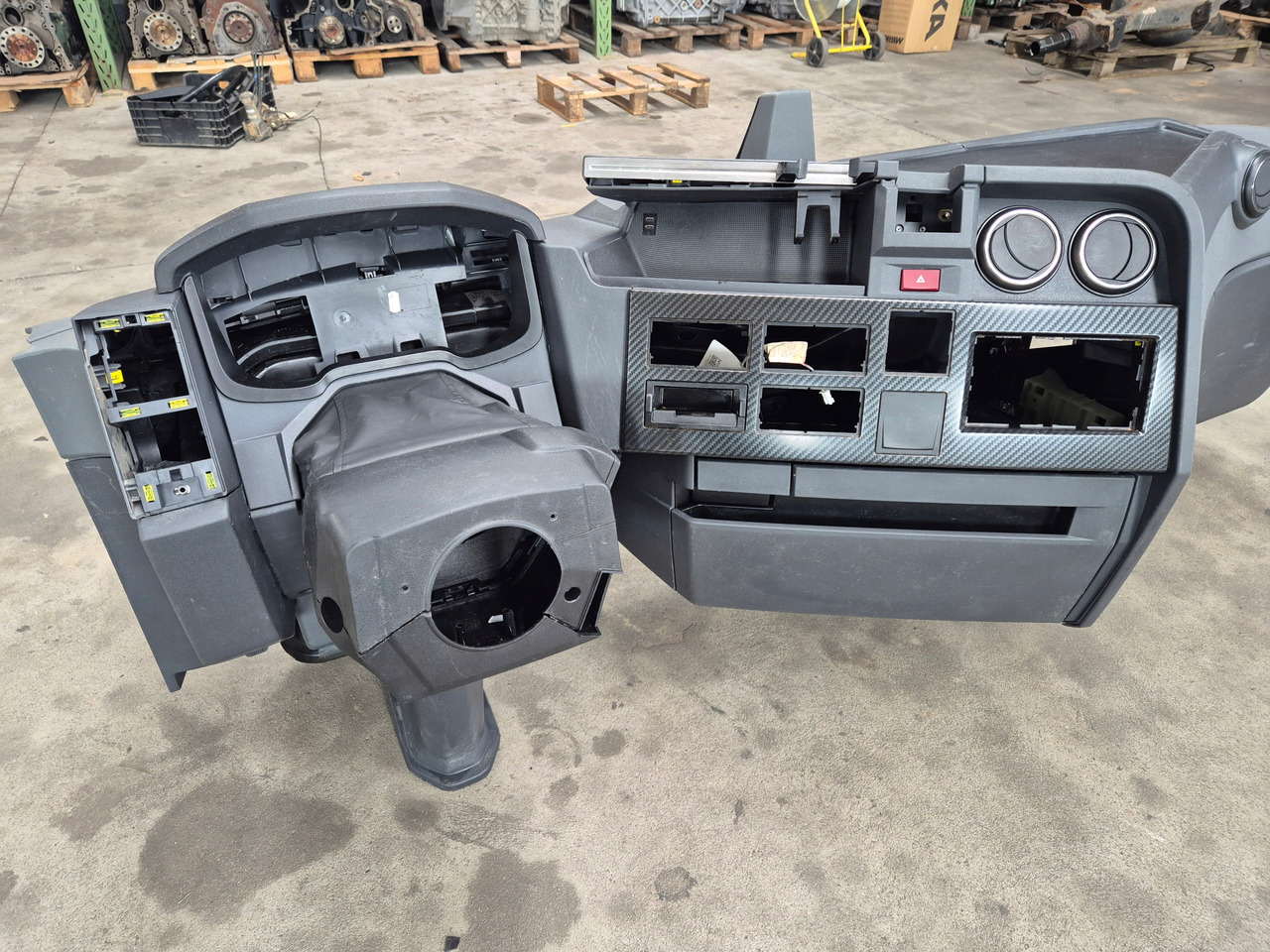 RENAULT KONSOLA KOMPLETNA KOKPIT DESKA PRZEKŁADKA ANGLIKA RENAULT GAMA T RANGE EVO - Кабина и интерьер для Грузовиков: фото 2 RENAULT KONSOLA KOMPLETNA KOKPIT DESKA PRZEKŁADKA ANGLIKA RENAULT GAMA T RANGE EVO - Кабина и интерьер для Грузовиков: фото 2