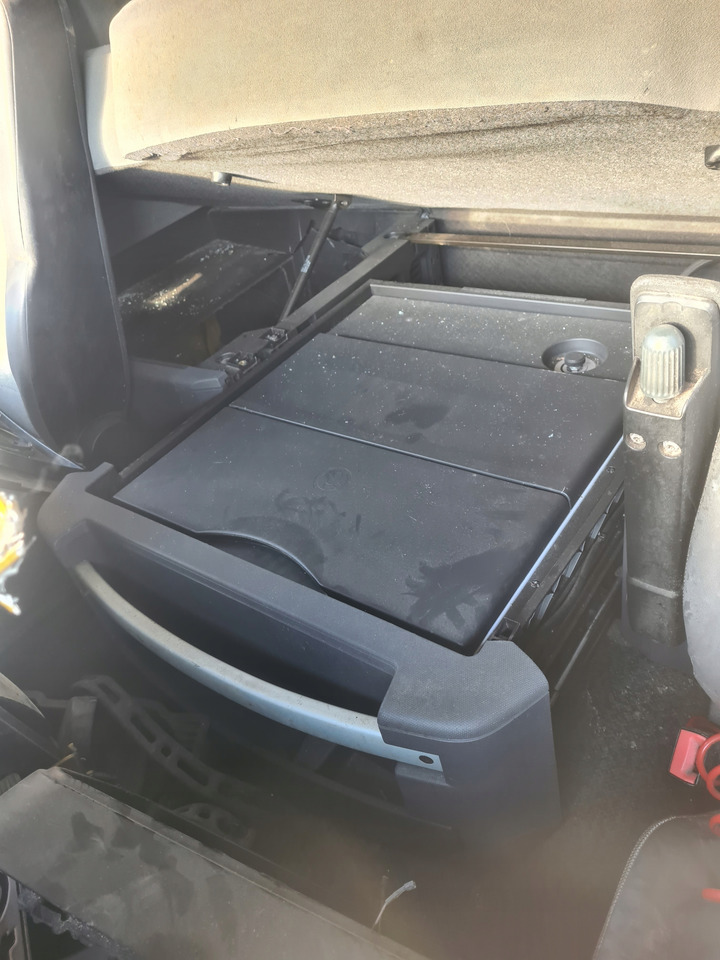 RENAULT LODÓWKA CHŁODZIARKA ORYGINAŁ RENAULT GAMA T RANGE ŚREDNIA KABINA - Кабина и интерьер для Грузовиков: фото 2 RENAULT LODÓWKA CHŁODZIARKA ORYGINAŁ RENAULT GAMA T RANGE ŚREDNIA KABINA - Кабина и интерьер для Грузовиков: фото 2