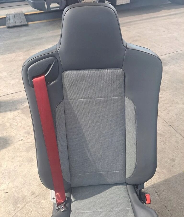 Renault PRAWY SIEDZENIE PASAŻERA Renault RANGE GAMA T C K - Сиденье для Грузовиков: фото 5 Renault PRAWY SIEDZENIE PASAŻERA Renault RANGE GAMA T C K - Сиденье для Грузовиков: фото 5