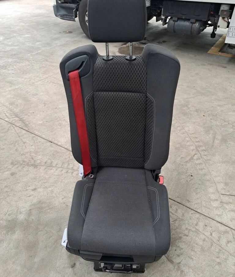 Renault SIEDZENIE PASAŻERA Renault RANGE GAMA T C K - Сиденье для Грузовиков: фото 4 Renault SIEDZENIE PASAŻERA Renault RANGE GAMA T C K - Сиденье для Грузовиков: фото 4