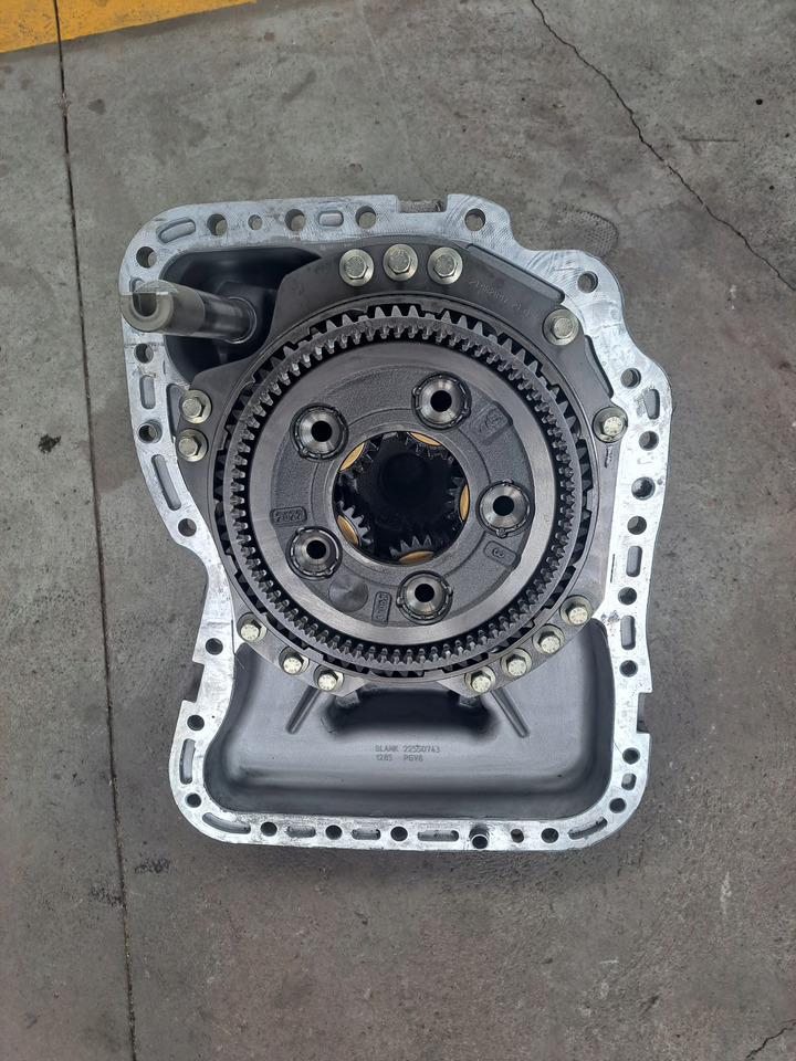 VOLVO OBUDOWA TYŁ REDUKTOR SKRZYNI I-SHIFT AUTOMAT AT 2612 TRAG-G VOLVO FH 4 FH 5 RENAULT GAMA T - Коробка передач и запчасти для Грузовиков: фото 2 VOLVO OBUDOWA TYŁ REDUKTOR SKRZYNI I-SHIFT AUTOMAT AT 2612 TRAG-G VOLVO FH 4 FH 5 RENAULT GAMA T - Коробка передач и запчасти для Грузовиков: фото 2