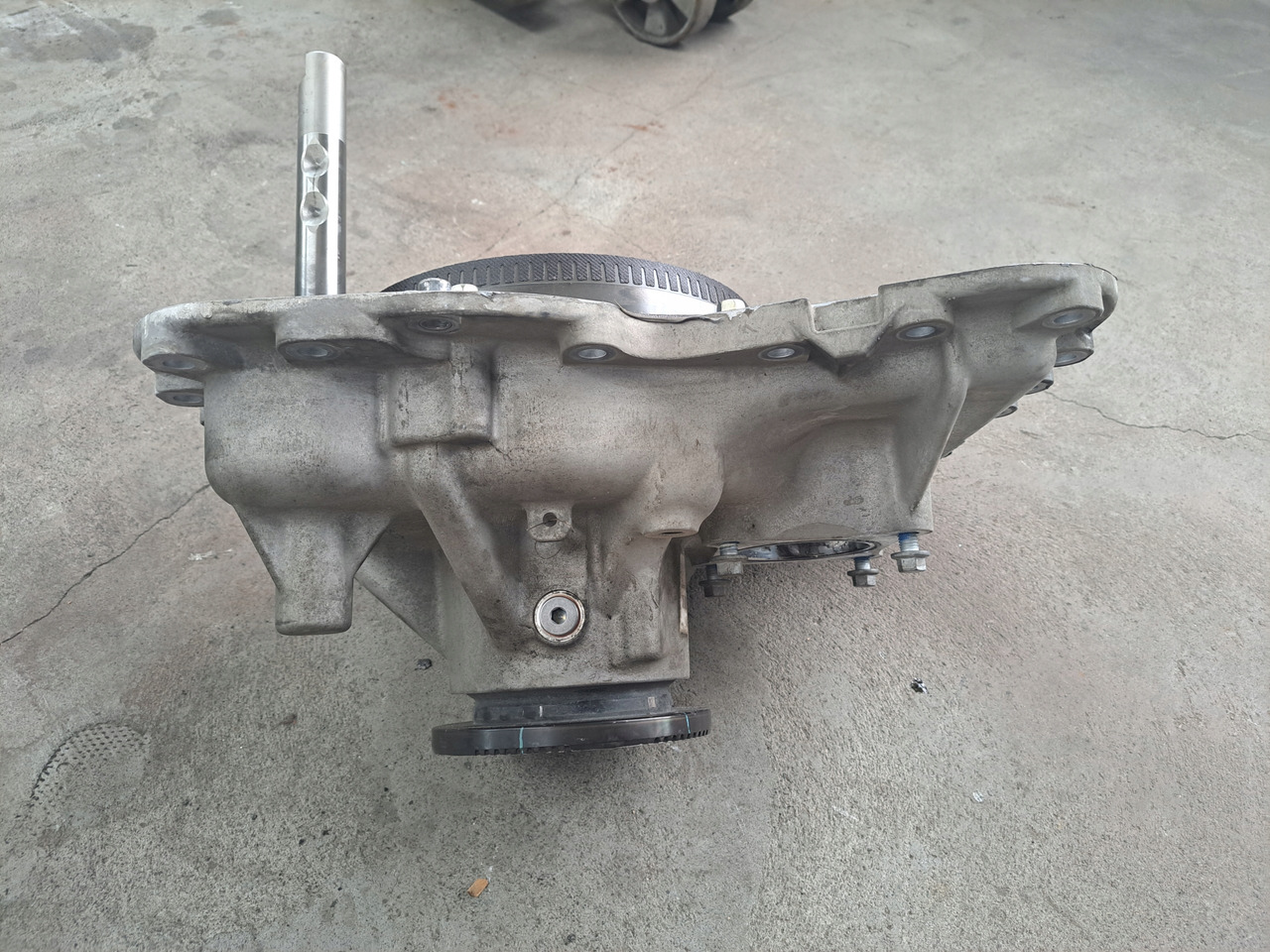 VOLVO OBUDOWA TYŁ REDUKTOR SKRZYNI I-SHIFT AUTOMAT AT 2612 TRAG-G VOLVO FH 4 FH 5 RENAULT GAMA T - Коробка передач и запчасти для Грузовиков: фото 4 VOLVO OBUDOWA TYŁ REDUKTOR SKRZYNI I-SHIFT AUTOMAT AT 2612 TRAG-G VOLVO FH 4 FH 5 RENAULT GAMA T - Коробка передач и запчасти для Грузовиков: фото 4