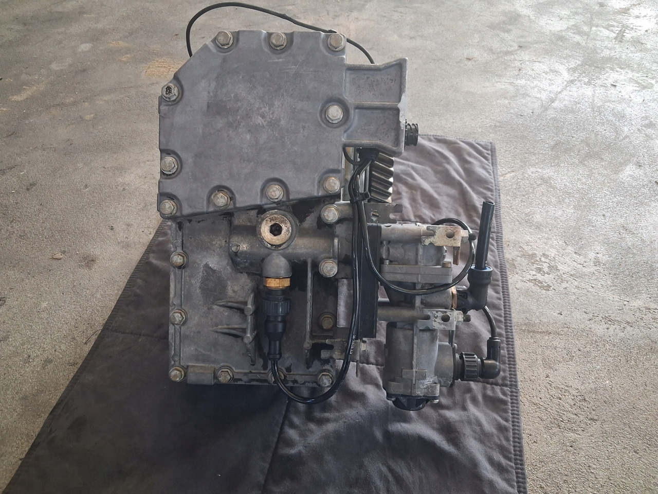 VOLVO RETARDER INTARDER SKRZYNI BIEGÓW I-SHIFT VOLVO FH FM 4 5 RENAULT GAMA T - Коробка передач и запчасти: фото 3 VOLVO RETARDER INTARDER SKRZYNI BIEGÓW I-SHIFT VOLVO FH FM 4 5 RENAULT GAMA T - Коробка передач и запчасти: фото 3