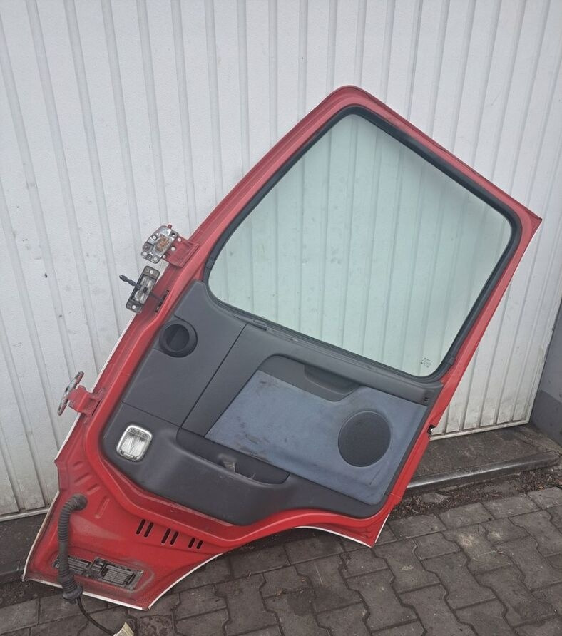 Volvo FM - Дверь и запчасти для Грузовиков: фото 4 Volvo FM - Дверь и запчасти для Грузовиков: фото 4