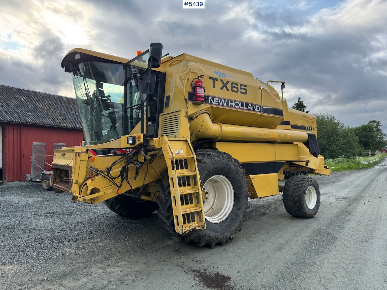 1995 New Holland TX65 m/ 20 fot skjærebord og henger - Зерноуборочный комбайн: фото 2 1995 New Holland TX65 m/ 20 fot skjærebord og henger - Зерноуборочный комбайн: фото 2