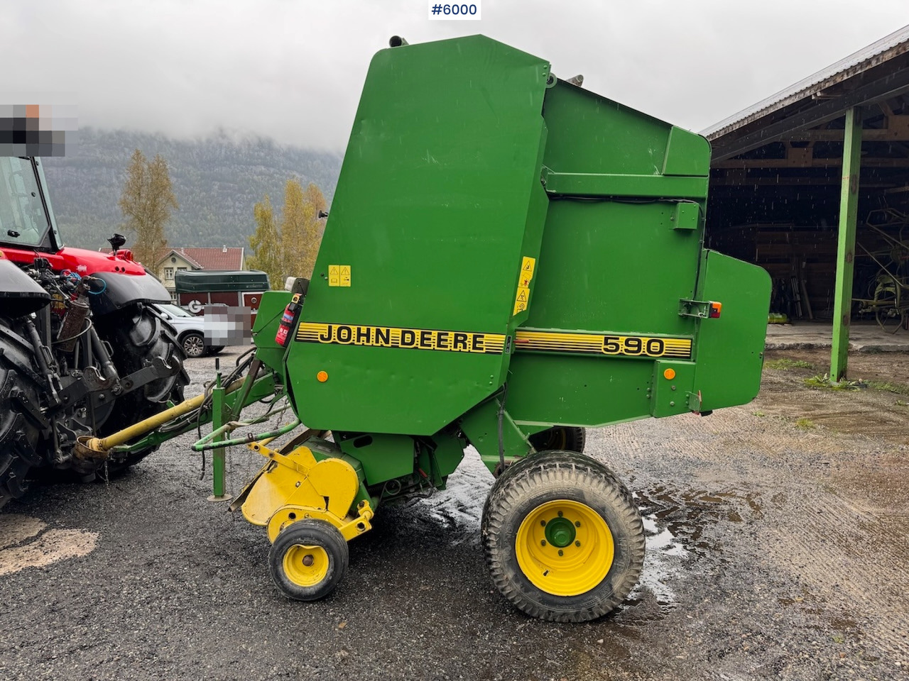 2000 John Deere 590 Round Baler. - Техника для сенозаготовки: фото 2 2000 John Deere 590 Round Baler. - Техника для сенозаготовки: фото 2