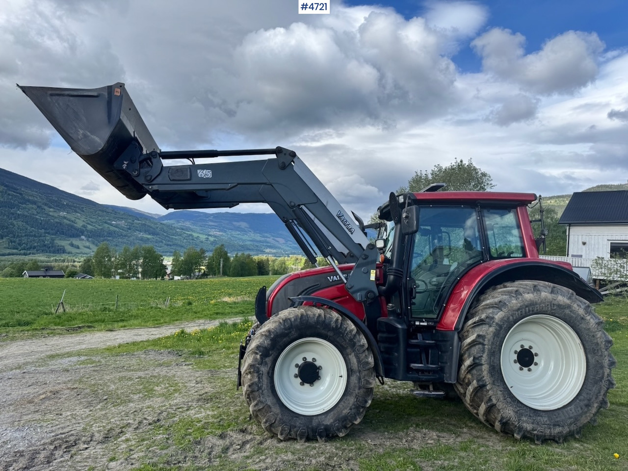 2010 Valtra N142 equipped for snow clearing with front loader - Трактор: фото 2 2010 Valtra N142 equipped for snow clearing with front loader - Трактор: фото 2