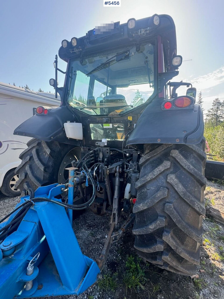 2015 Valtra N123 w/ front loader - Трактор: фото 4 2015 Valtra N123 w/ front loader - Трактор: фото 4