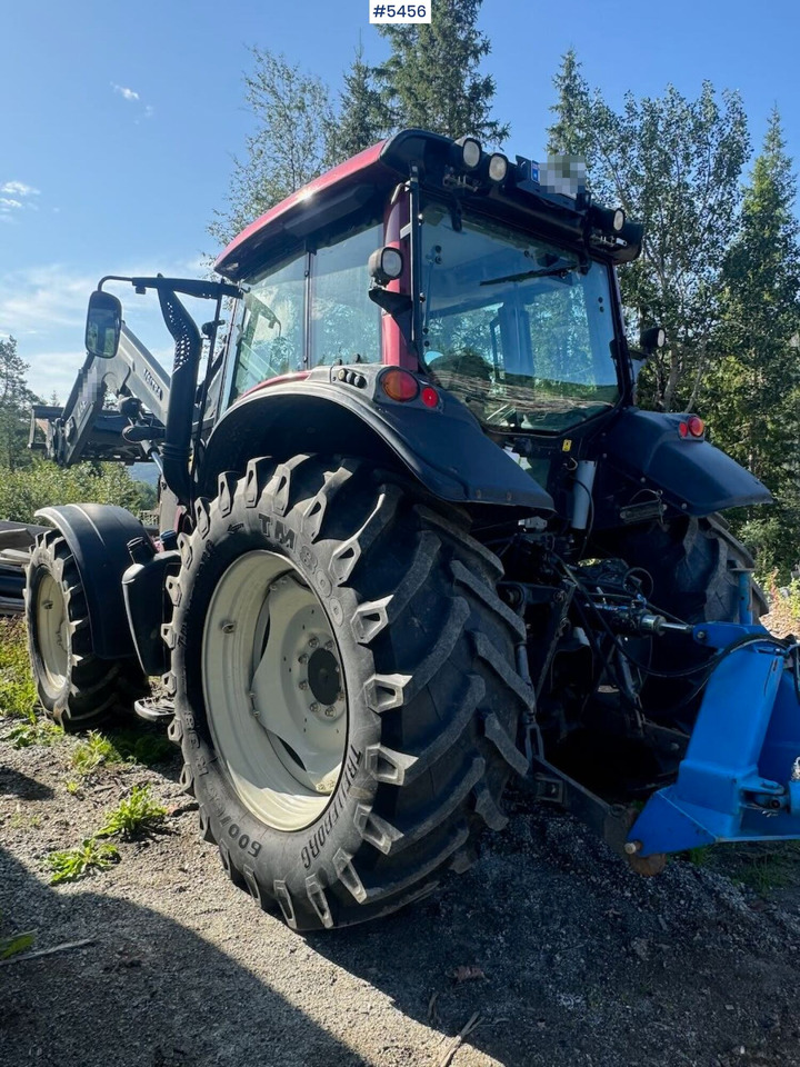 2015 Valtra N123 w/ front loader - Трактор: фото 5 2015 Valtra N123 w/ front loader - Трактор: фото 5