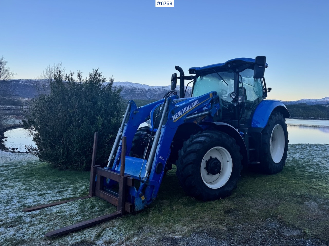 2021 New Holland T6.180 w/ Front loader, 2 sets of tires and Front hydraulics. 2100 hours. - Трактор: фото 1 2021 New Holland T6.180 w/ Front loader, 2 sets of tires and Front hydraulics. 2100 hours. - Трактор: фото 1