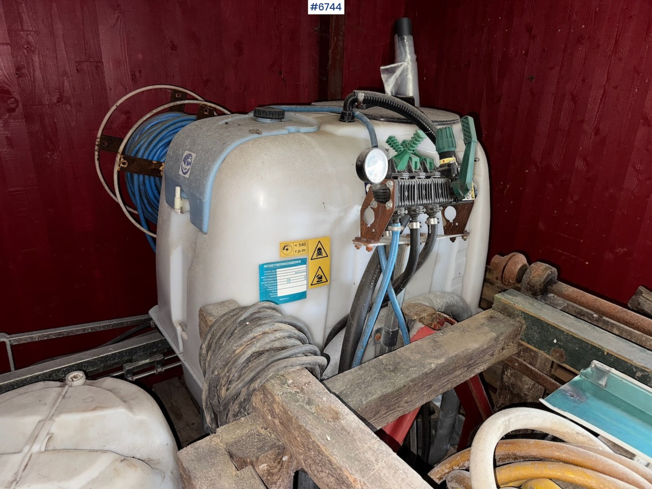 Field sprayer 8 meters - Опрыскиватель: фото 1 Field sprayer 8 meters - Опрыскиватель: фото 1