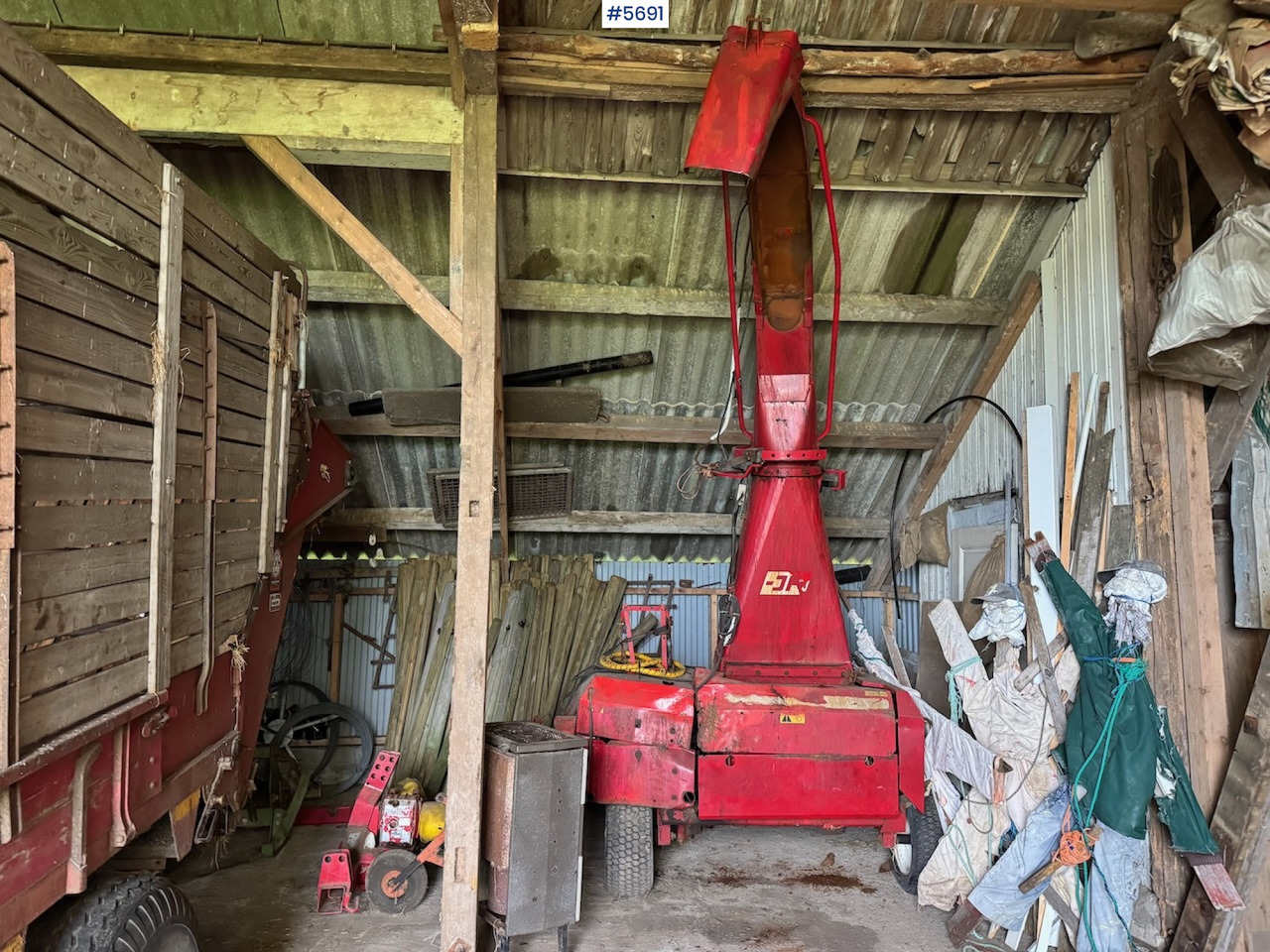 JF FC 850 Fine shredder + a dividing machine. - Техника для сенозаготовки: фото 3 JF FC 850 Fine shredder + a dividing machine. - Техника для сенозаготовки: фото 3