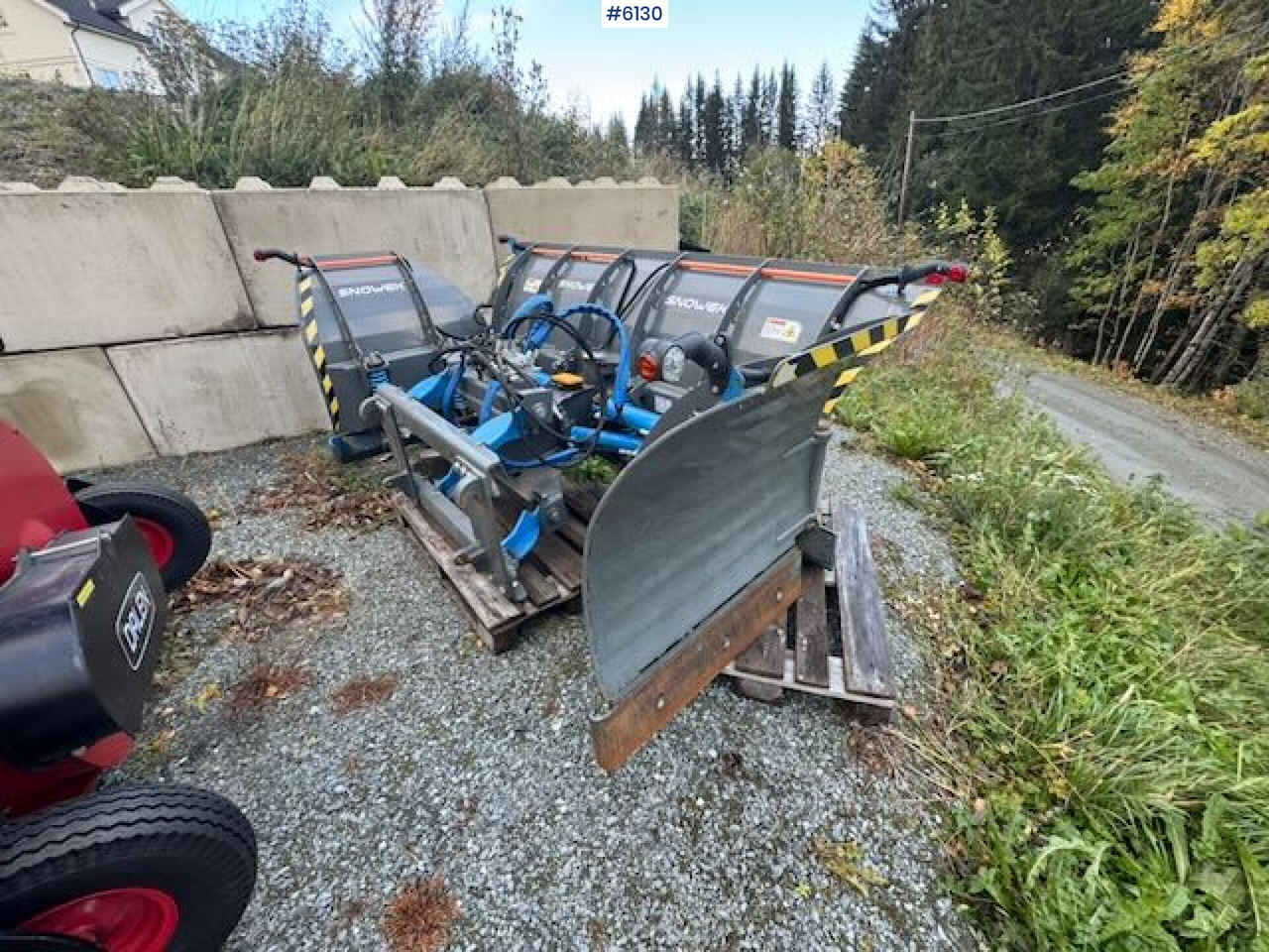 2023 Snowek U420 U-plow w/ remote control! - Коммунальная/ Специальная техника: фото 2 2023 Snowek U420 U-plow w/ remote control! - Коммунальная/ Специальная техника: фото 2