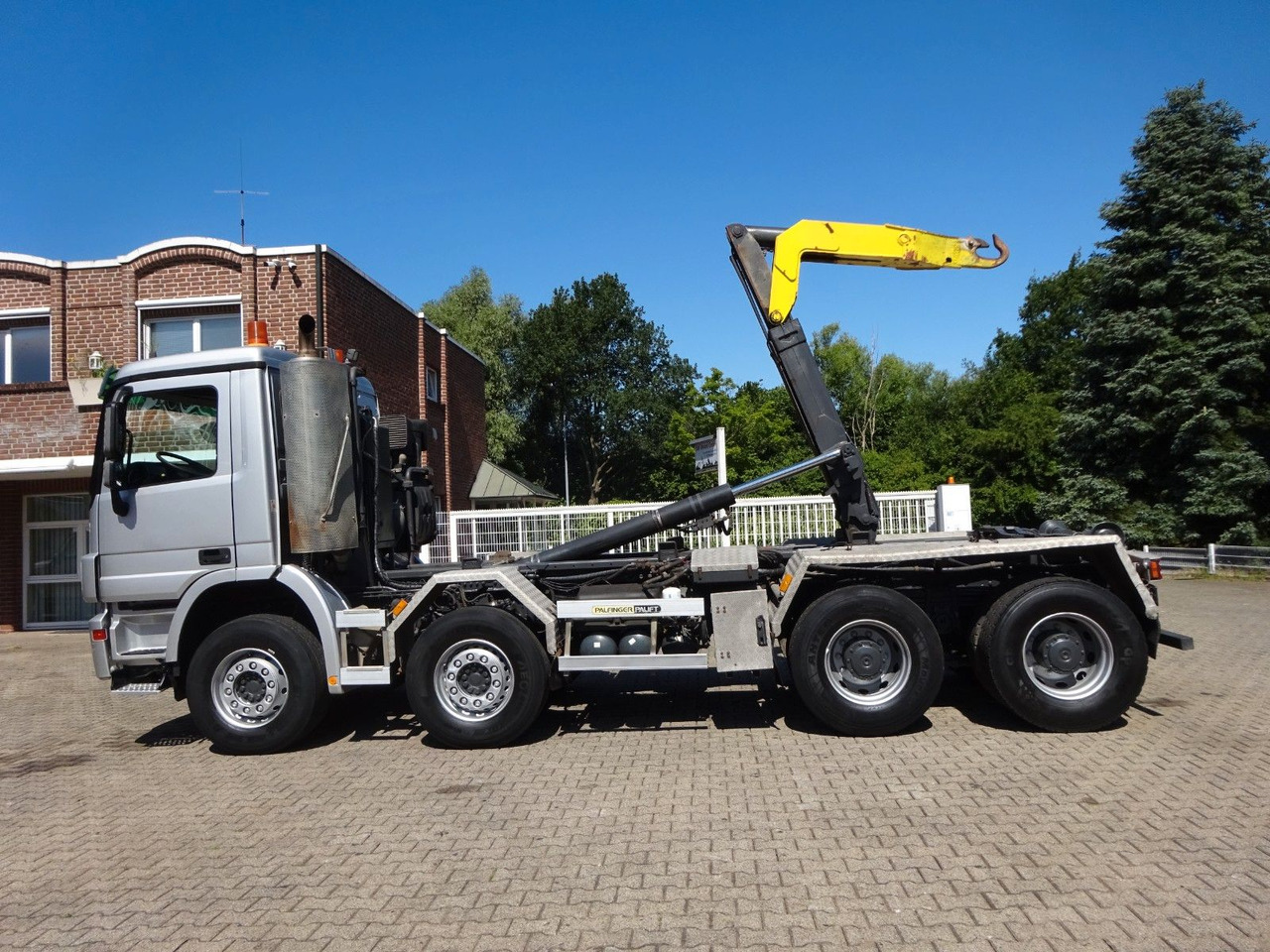 Mercedes-Benz 3244 Actros PALFINGER Abroller 8x4 - Крюковой мультилифт: фото 5 Mercedes-Benz 3244 Actros PALFINGER Abroller 8x4 - Крюковой мультилифт: фото 5
