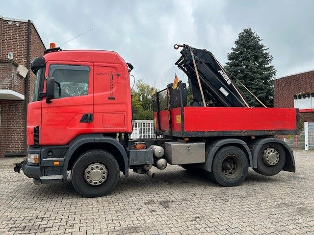 Scania 124 L 470 Pritsche + MKG HLK 201 HP 6x2 - Грузовик бортовой/ Платформа, Автоманипулятор: фото 1 Scania 124 L 470 Pritsche + MKG HLK 201 HP 6x2 - Грузовик бортовой/ Платформа, Автоманипулятор: фото 1