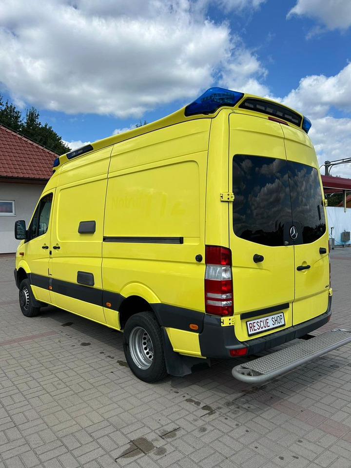 Mercedes-Benz Sprinter 519 CDI 4X4 **Ambulace** - Пассажирский фургон: фото 3 Mercedes-Benz Sprinter 519 CDI 4X4 **Ambulace** - Пассажирский фургон: фото 3