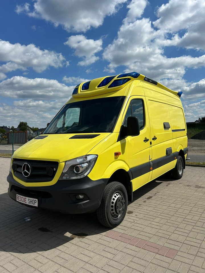 Mercedes-Benz Sprinter 519 CDI 4X4 **Ambulace** - Пассажирский фургон: фото 2 Mercedes-Benz Sprinter 519 CDI 4X4 **Ambulace** - Пассажирский фургон: фото 2